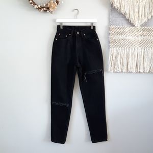 Vintage Levi's | 521 High Waisted Tapered Leg Jean